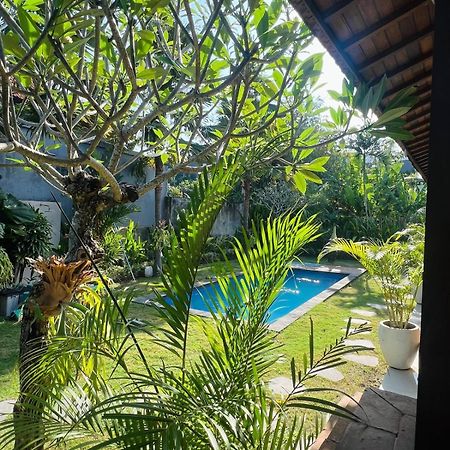 Wiryaroja Guest House チャングー エクステリア 写真