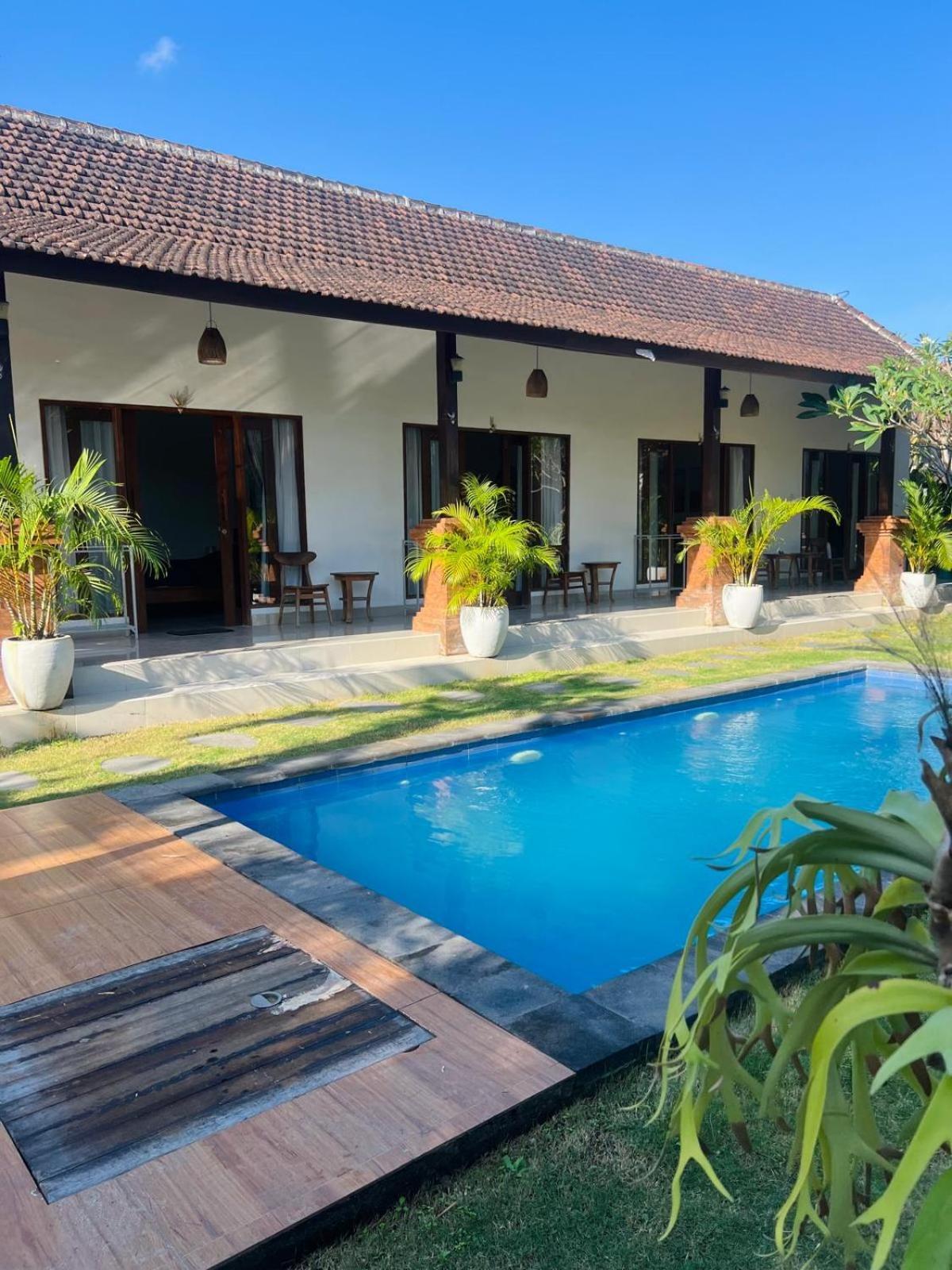 Wiryaroja Guest House チャングー エクステリア 写真