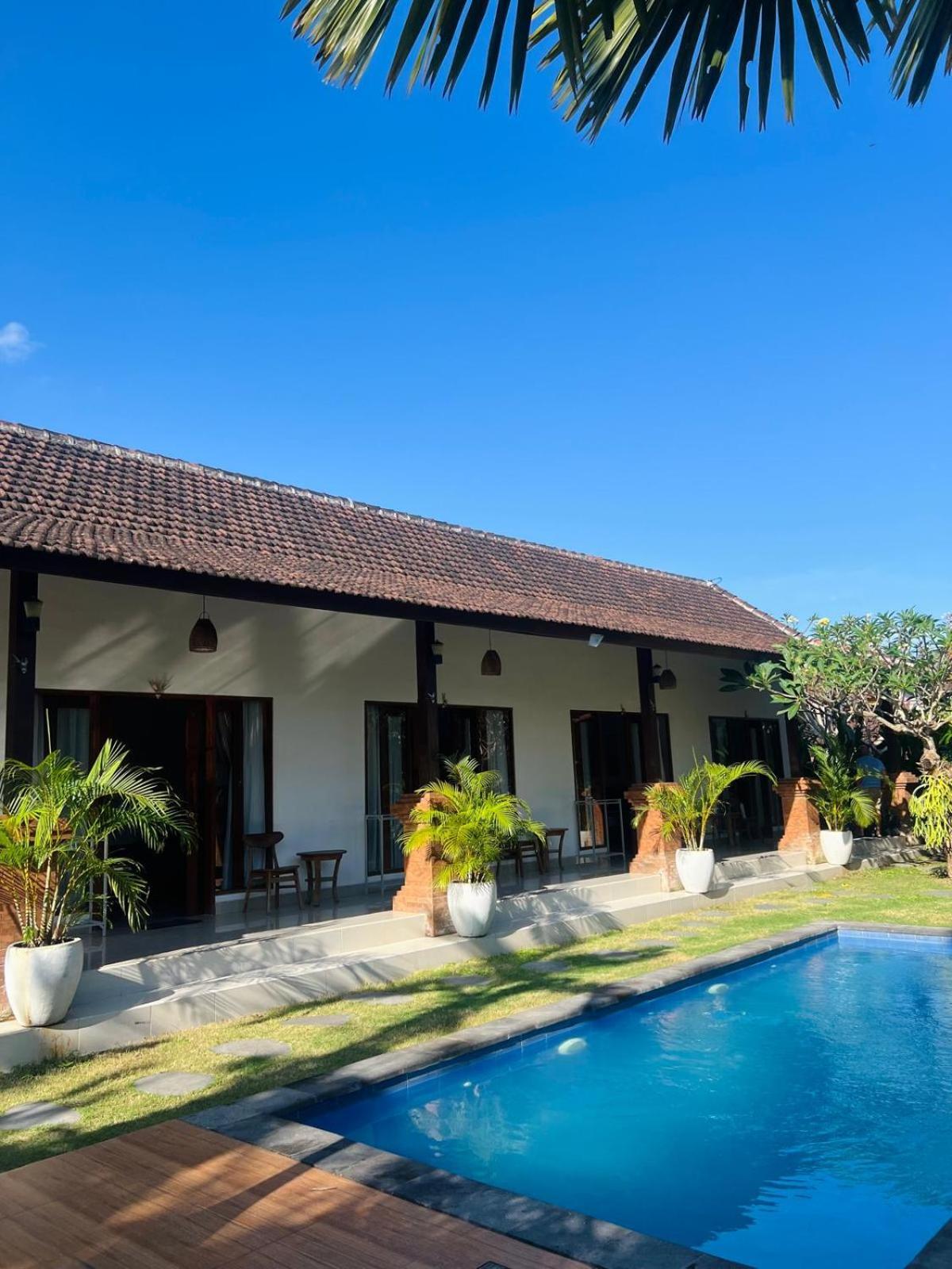 Wiryaroja Guest House チャングー エクステリア 写真