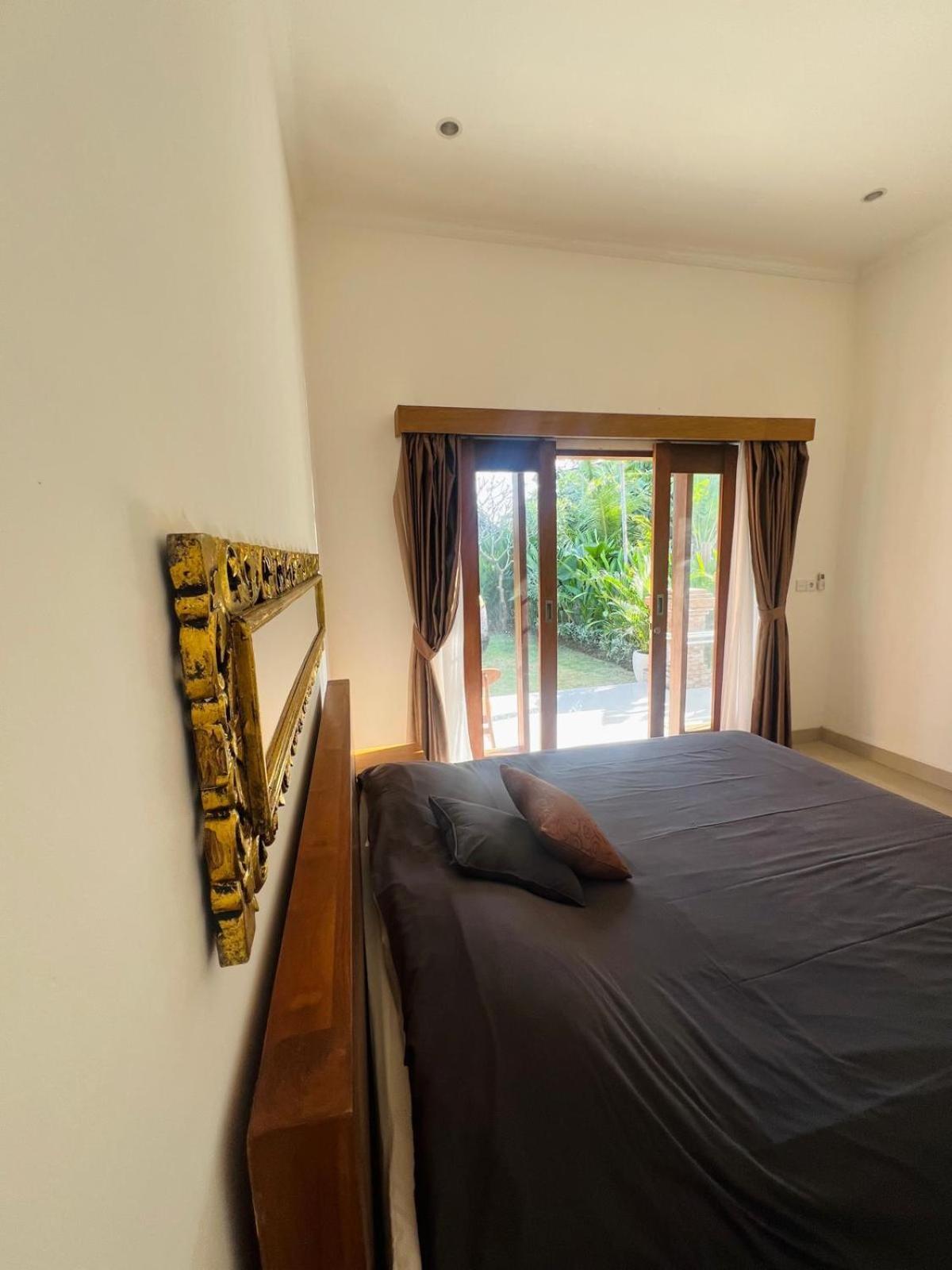 Wiryaroja Guest House チャングー エクステリア 写真
