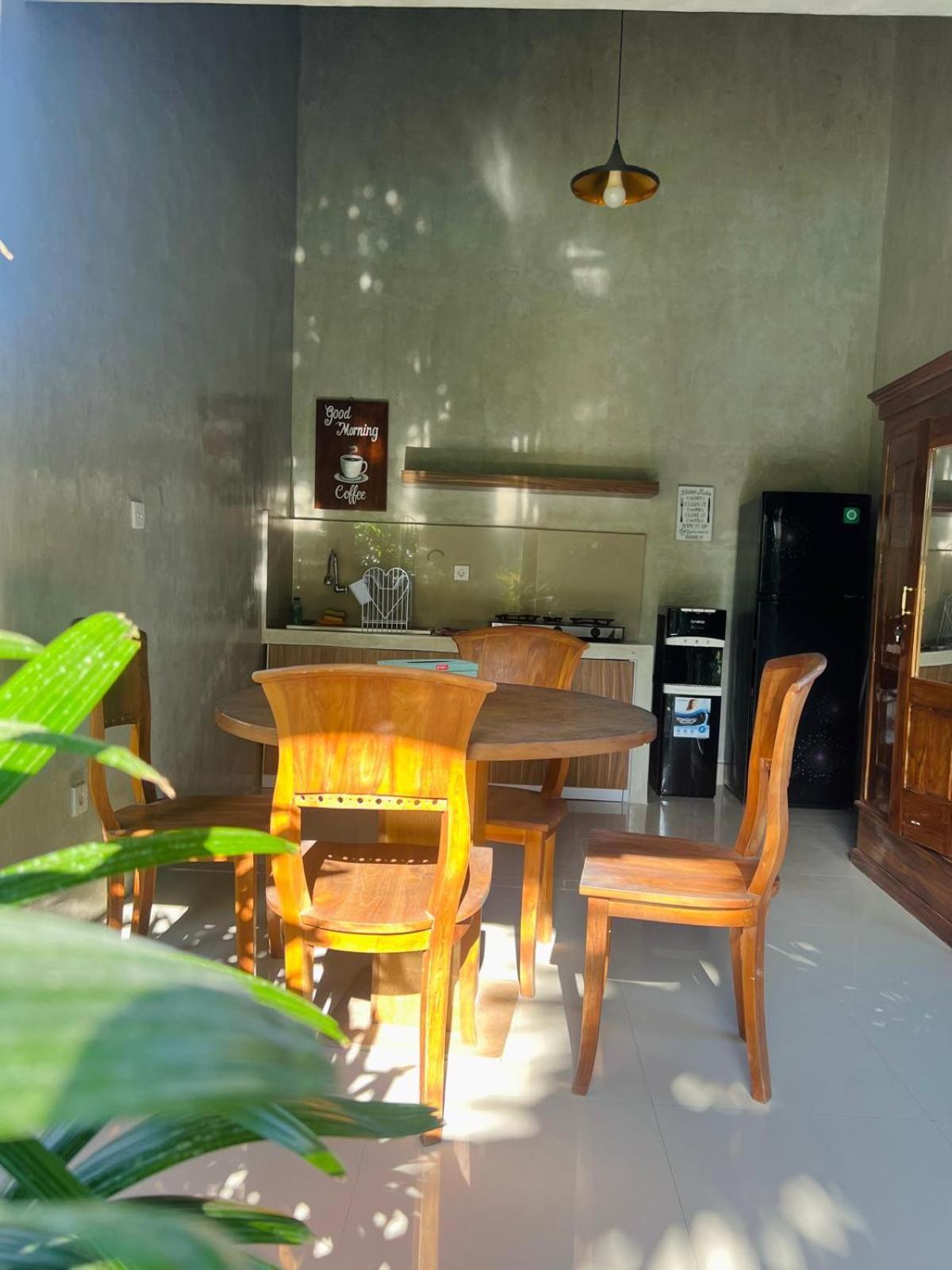 Wiryaroja Guest House チャングー エクステリア 写真